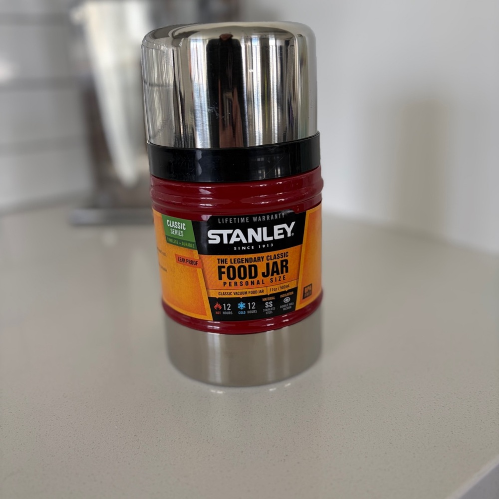 Red Stanley Legendary Classic Food Jar 17oz | Insulated Thermos | Hot/Cold 12hr